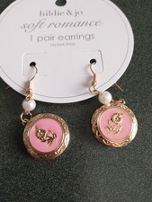 Different kinds earrings for sale  Beaumont
