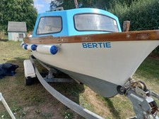 16ft fibreglass inboard for sale  WINCHESTER