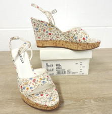 Carvela hoop floral for sale  COLCHESTER