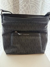 Bolsa tiracolo Michael Kors MORGAN Med Messenger preta logotipo MK Sig PVC comprar usado  Enviando para Brazil