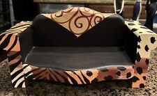 Sofá boneca estampa animal madeira pintado 11”L X 5,5”H comprar usado Sofá boneca estampa animal madeira pintado 11”L X 5,5”H comprar usado  Enviando para Brazil