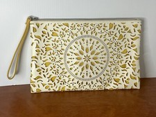 Carlos by Carlos Santana Bolsa de Pulso Grande Clutch - Corte a Laser Creme e Amarelo, usado comprar usado  Enviando para Brazil