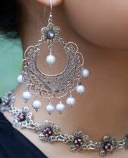 Orecchini lampadario frida usato Orecchini lampadario frida usato  Spedire a Italy