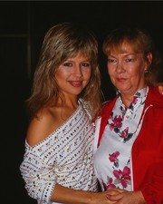 Foto colorida de Candid Pia Zadora com mãe  comprar usado  Enviando para Brazil