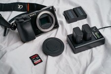 Usado, Câmera Digital Mirrorless Sony A6000 Funcionando 24.3MP Preta, Tampa, Cartão SD,🔋[LEIA] comprar usado  Enviando para Brazil