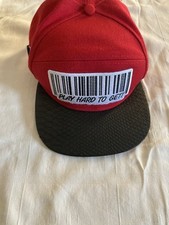 Cappello uomo rosso usato  Gioia Tauro