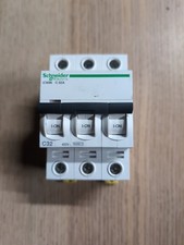 Disjoncteur ic60n 32a d'occasion  Bordeaux-