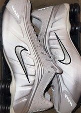 Nike Shox R4 cinza universitário IH0265-009 (2025) MASCULINO tamanho 11 comprar usado Nike Shox R4 cinza universitário IH0265-009 (2025) MASCULINO tamanho 11 comprar usado  Enviando para Brazil