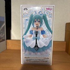 Figurine taito hatsune d'occasion  Expédié en France