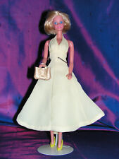 Barbie 17160 robe d'occasion  Saint-Savinien