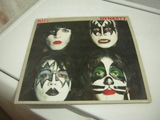 KISS LP DYNASTY 1979 COM PÔSTER E FORMA COMERCIAL AUCOIN ACE FREHLEY PETER CRISS comprar usado KISS LP DYNASTY 1979 COM PÔSTER E FORMA COMERCIAL AUCOIN ACE FREHLEY PETER CRISS comprar usado  Enviando para Brazil