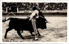 Cartão postal foto real RPPC México Pase Por Alto Matador Bull Fighting década de 1940 S115 comprar usado  Enviando para Brazil