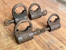 CADEADO PESADO VINTAGE RÚSTICO DE FERRO FORJADO À MÃO / CHAVE DE PARAFUSO / CHAVE DE ORIGEM 4 PEÇAS comprar usado  Enviando para Brazil