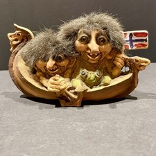 Ny Form Troll Viking navio com 2 trolls bandeira da Noruega #068 etiqueta Nyform feita à mão comprar usado  Enviando para Brazil