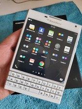 Smartphone blackberry passport usato  Milano