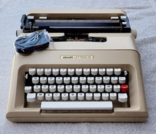 Macchina scrivere olivetti usato  Asti