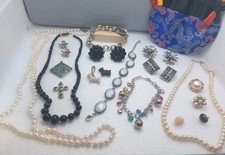 Lot bijoux fantaisie d'occasion  Ferrières-en-Gâtinais