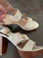 Chaussures talon beige d'occasion  Bastia-