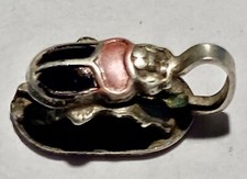 Ancien pendentif scarabée d'occasion  Saint-Aubin-du-Cormier