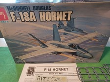 Usado, Kit de modelo AMT McDonnell Douglas F-18A Hornet 8802 kit aberto completo 1:72 comprar usado  Enviando para Brazil
