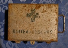 Ancienne boîte secours d'occasion  Breuvannes-en-Bassigny