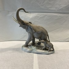 Statua lladro porcellana. usato  Formigine