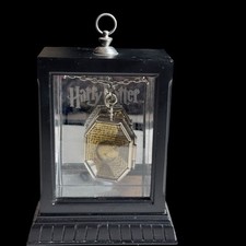 Usado, Harry Potter O Medalhão da Caverna com corrente e Vitrine comprar usado  Enviando para Brazil