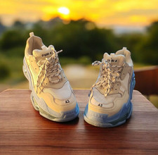 Tamanho 10 - Tênis esportivo Balenciaga Triple S desgastado - Branco, usado comprar usado Tamanho 10 - Tênis esportivo Balenciaga Triple S desgastado - Branco, usado comprar usado  Enviando para Brazil