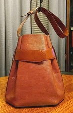 Usado, Bolsa Louis Vuitton Sac D'epaule Bucket Couro Epi Marrom~Usada~Sem Reserva! comprar usado  Enviando para Brazil