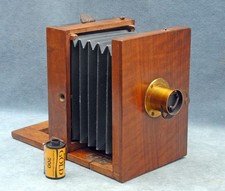 CÂMERA DE MADEIRA ANTIGA FABRICANTE DESCONHECIDA COM LENTE DE LATÃO - HYATT? SCOVILL? HOUGHTONS? ?? comprar usado CÂMERA DE MADEIRA ANTIGA FABRICANTE DESCONHECIDA COM LENTE DE LATÃO - HYATT? SCOVILL? HOUGHTONS? ?? comprar usado  Enviando para Brazil