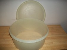 Tupperware 256 cake for sale  Goshen