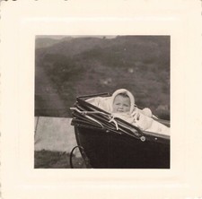 Old photograph baby d'occasion  Expédié en Belgium