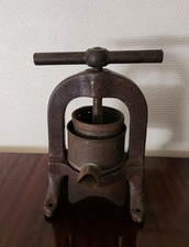 Ancien petit pressoir d'occasion  Digoin