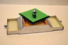 Estojo de maquiagem vintage art déco vaidade com espelho viagem metal gaveta de vidro França comprar usado Estojo de maquiagem vintage art déco vaidade com espelho viagem metal gaveta de vidro França comprar usado  Enviando para Brazil