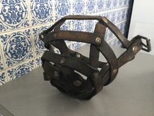 Ancienne muselière cuir d'occasion  Le Soler