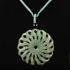Pingente de jadeíta verde 100% natural grau A certificado flor da sorte 00096 comprar usado  Enviando para Brazil