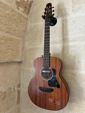 Chitarra acustica autografata usato  Anzio