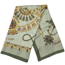 Hermes carre silk d'occasion  Expédié en Belgium