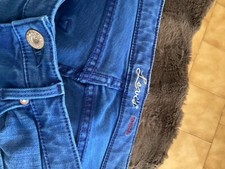 Pantalon levis 27x34 d'occasion  Brignoles