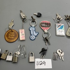 Lot different vtg for sale  Spartanburg