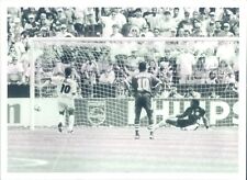 fo566 foto originale usa 94 italia-nigeria goal su rigore di roberto baggio comprar usado  Enviando para Brazil