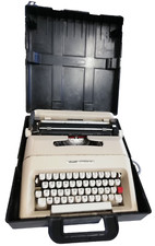 Macchina scrivere olivetti usato  Serra de Conti