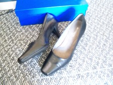 Ladies court shoes for sale  HAMILTON