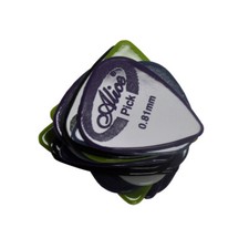 100pz plettri per usato 100pz plettri per usato  Spedire a Italy