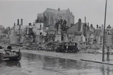 Ww2...ville bombardé chenille d'occasion  Lourdes