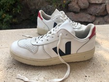 Sneakers baskets homme d'occasion  Solliès-Pont