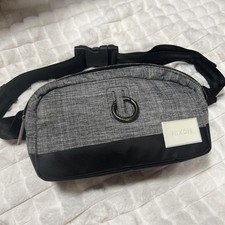 Usado, Bolsa Body Nixon cinza/preta comprar usado  Enviando para Brazil