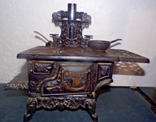 Brinquedo antigo de fogão de ferro fundido em miniatura vintage Crescent comprar usado  Enviando para Brazil