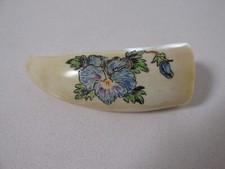 Beautifully scrimshawed horn d'occasion  Expédié en Belgium