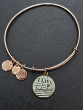 Conjunto de pulseira Disney Alex And Ani "I Live In Fantasyland" carrossel rosa comprar usado Conjunto de pulseira Disney Alex And Ani "I Live In Fantasyland" carrossel rosa comprar usado  Enviando para Brazil